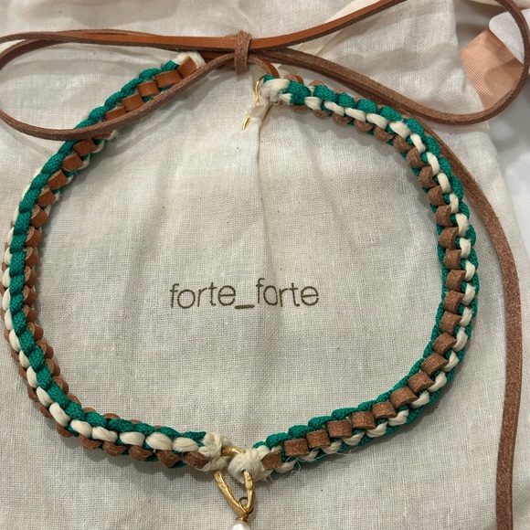 NWT Scoobydoo Choker handmade green leather & authentic river pearl Forte Forte - Picture 7 of 9